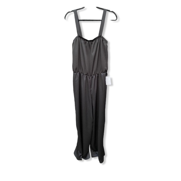 The Vanity Room‎ Jumpsuit NWT - Picture 1 of 8